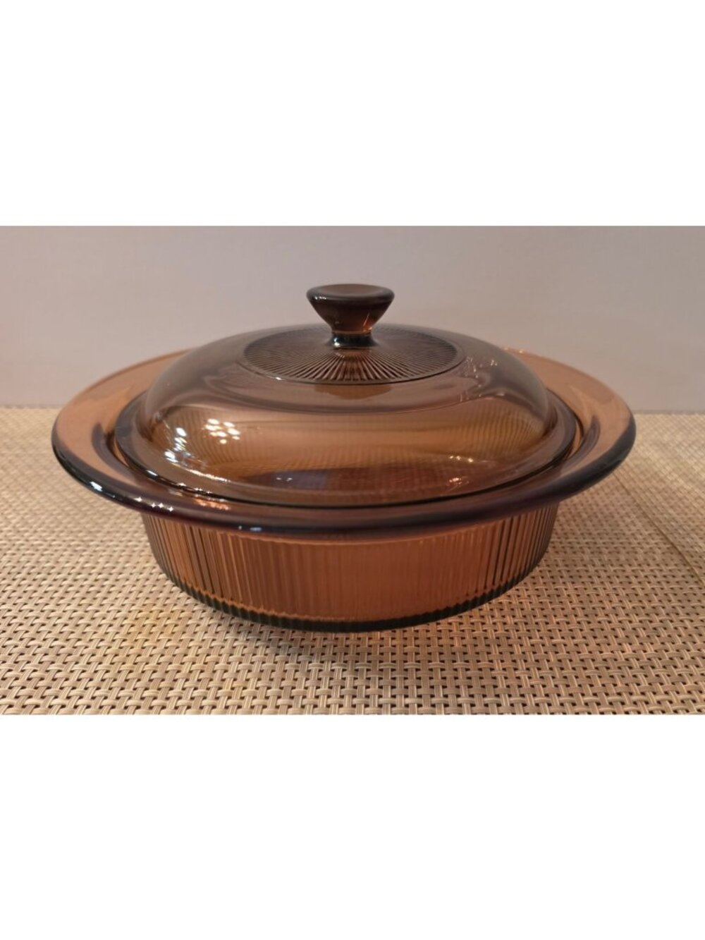 VINTAGE CORNING VISIONS AMBER 1 QT RIBBED CASSEROLE DISH V-31-B WITH GLASS LID